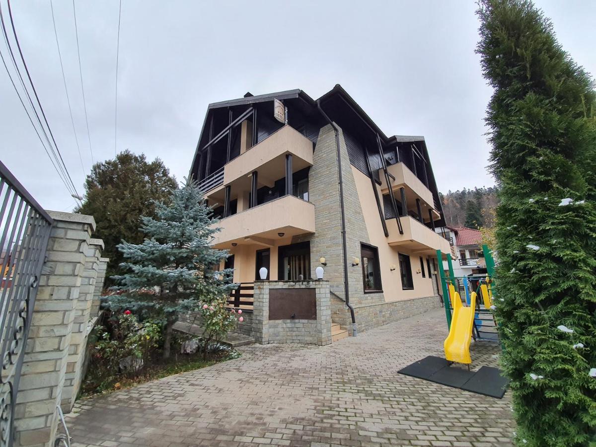 Pensiunea Public House Busteni Exterior photo
